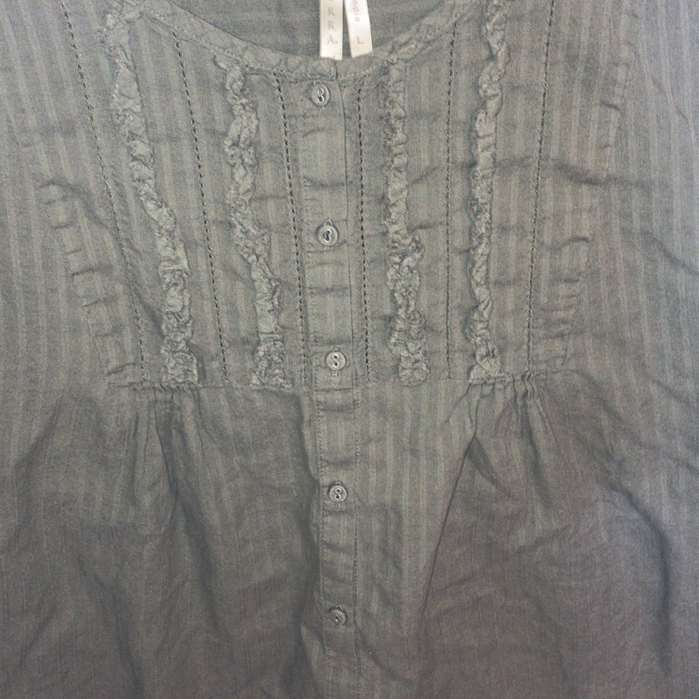 High Sierra button down top - Picture 2 of 4